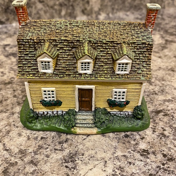 MINIATURE CHRISTMAS VILLAGE - Picture 6 of 9